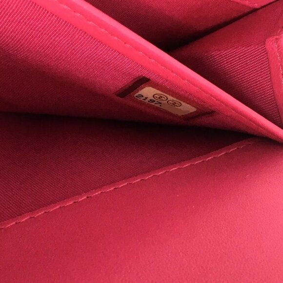 CHANEL Matelasse Boy Chanel Long Wallet (with Coin Compartment) Pink - Picture 4 of 11
